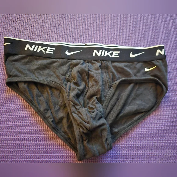 NWT Nike Black Dri-FIT Briefs Size Medium - Picture 2 of 5